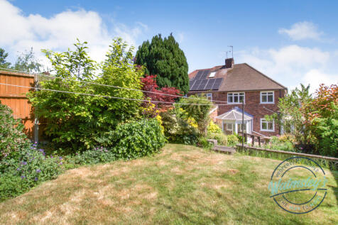 Rear gardens &amp; lawns