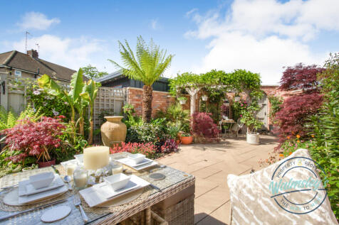 Patio area and mature walled gardens_1