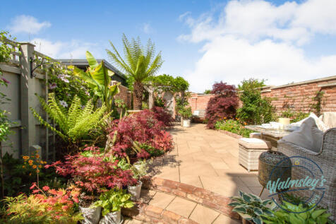 Stunning landscaped gardens_1