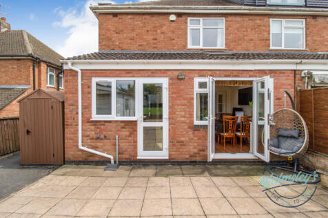 Direct rear patio area