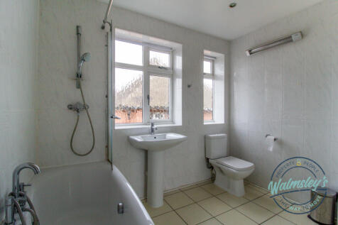 Spacious bathroom