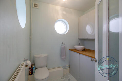 Utility &amp; cloakroom