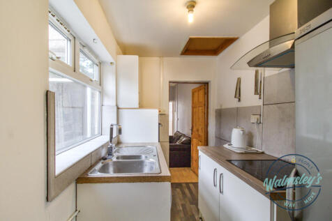 Kitchen towards living rooms
