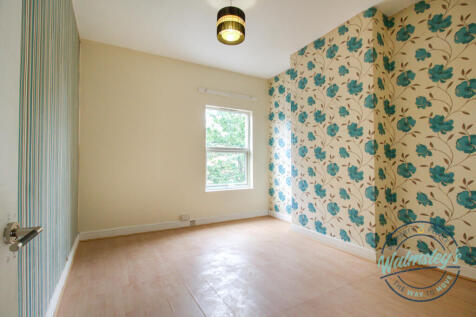 Rear bedroom