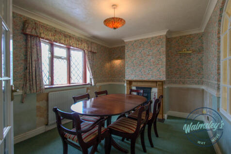 Dining room to frontage
