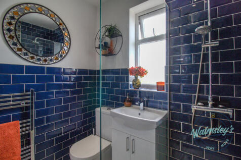Quality 1st floor shower room