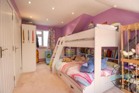 Top floor ensuite bedroom