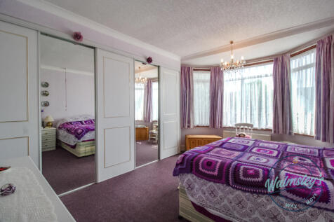 Main bedroom with built in wardrobes