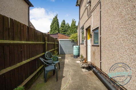 Side return towards garage