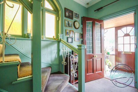 Entrance &amp; porchway