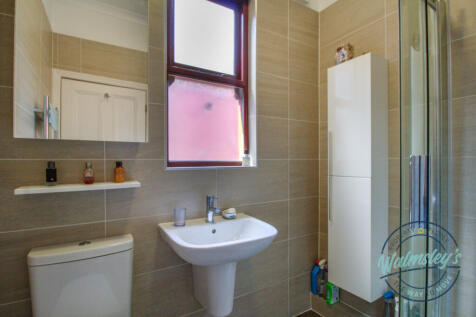 Quality fitted shower room
