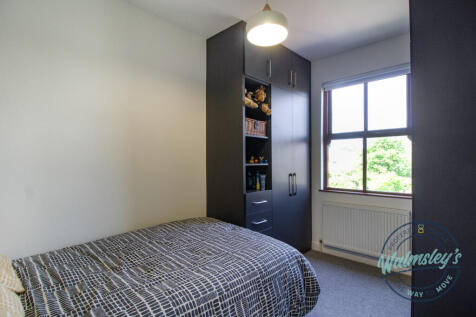 Rear double bedroom