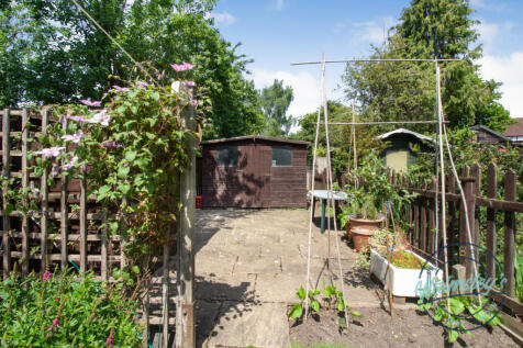 Rear patio &amp; shed area