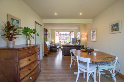 Sitting dining room