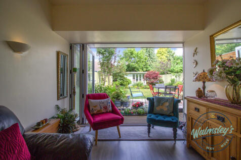 Sitting room &amp; views