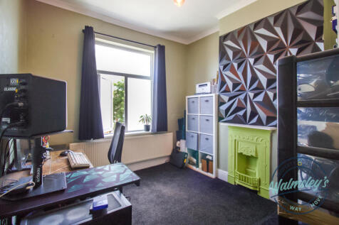 Rear double bedroom