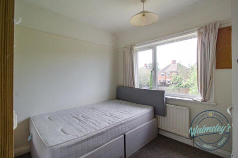 Rear double bedroom