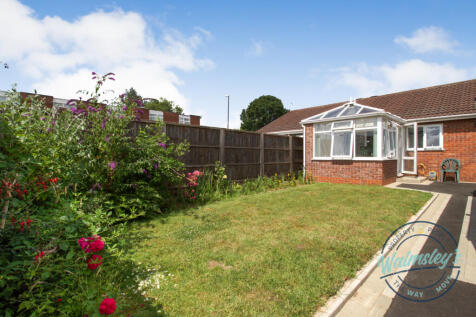 Rear gardens towards bungalow
