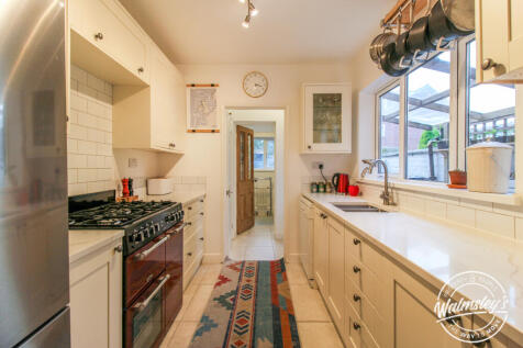 Kitchen towards bathroom