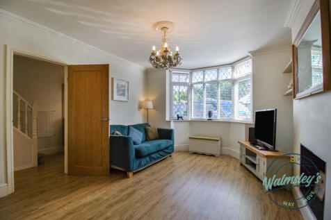 Sitting room with bay_1