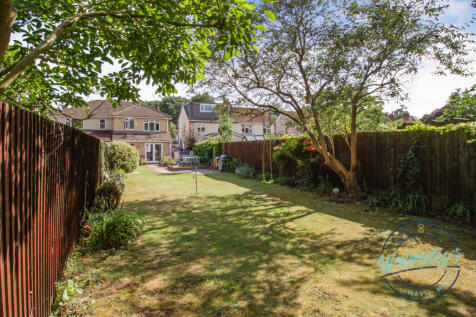 Rear gardens &amp; play areas