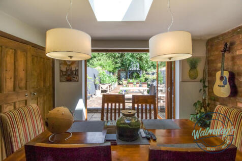 Dining area of extension