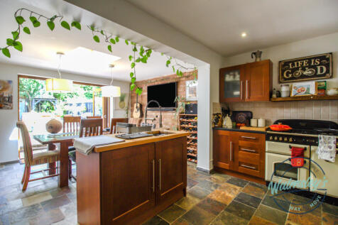 Kitchen &amp; extension
