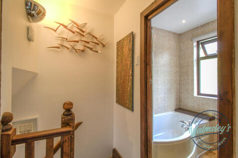 Bathroom off landing