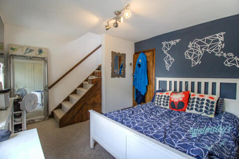 Front double bedroom
