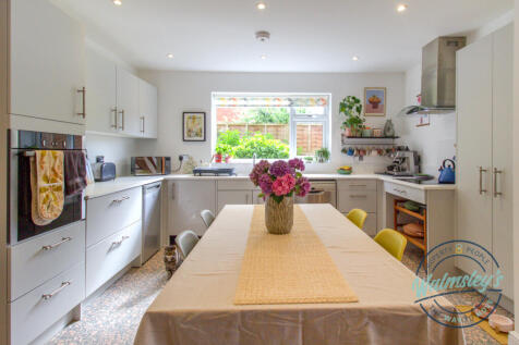 Dining kitchen