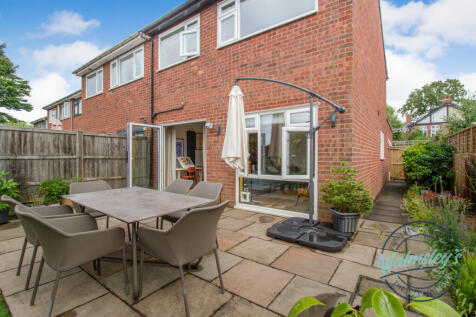 Wide rear plot &amp; side return