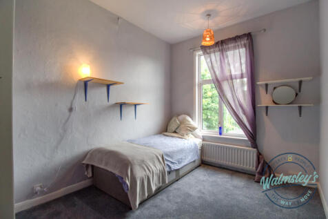 Rear double bedroom