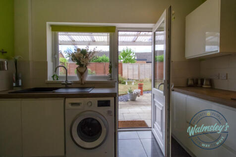 Garden accesible from kitchen