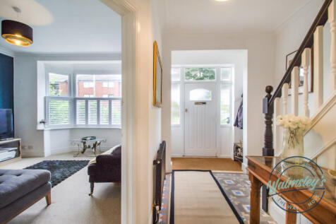 Entrance hallway &amp; staircase