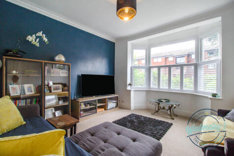 Sitting room to frontage