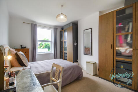 1st floor double bedroom to rear