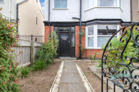 Pathway &amp; walled &amp; gated foregarden