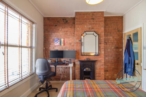 Front double feature wall