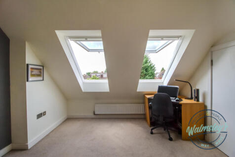 Top floor double bedroom