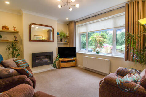 Sitting room to frontage