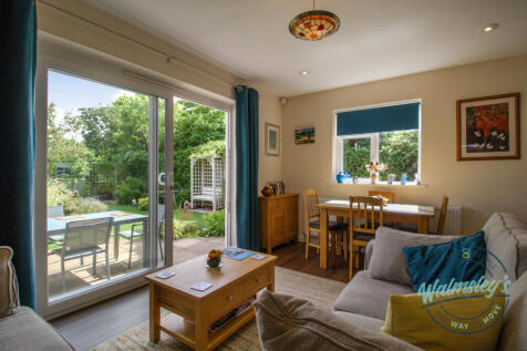 Family area of kitchen dining extension