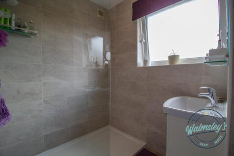 Family shower room