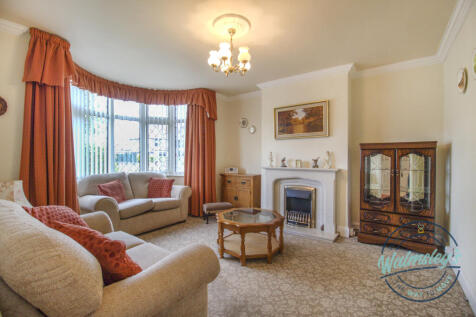 Sitting room to front