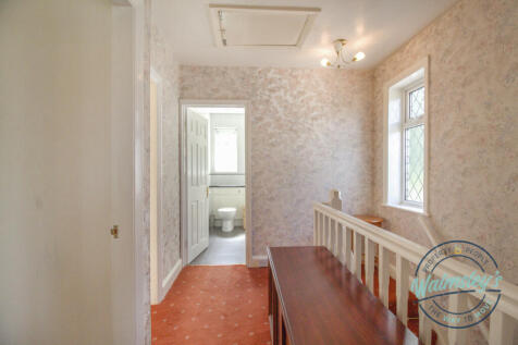 Landing towards bathroom