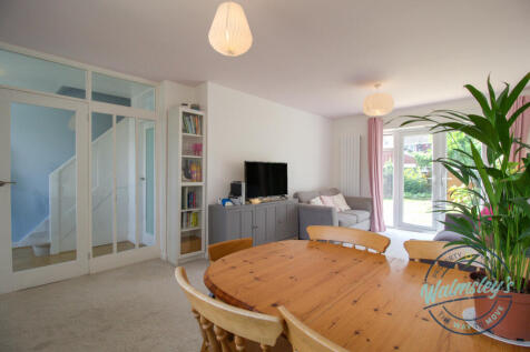 Sitting dining room