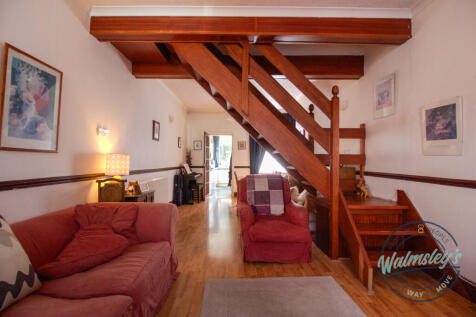 Sitting &amp; dining room
