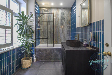 Family bathroom, 1st floor