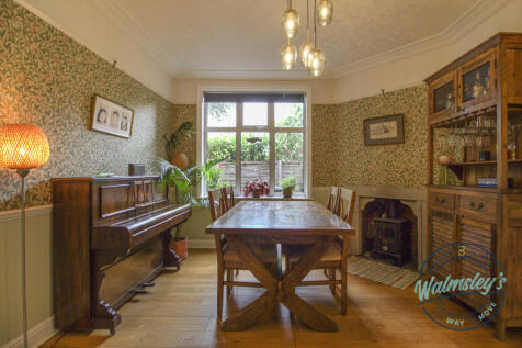 Dining room detail