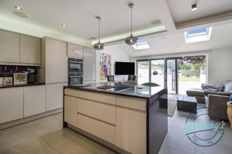 Kitchen dining family room