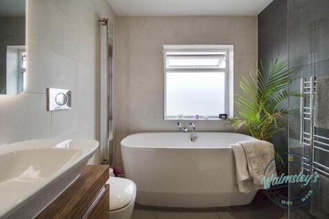 Four piece family bathroom